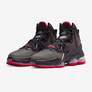 Nike LeBron 19 Basketball Shoes